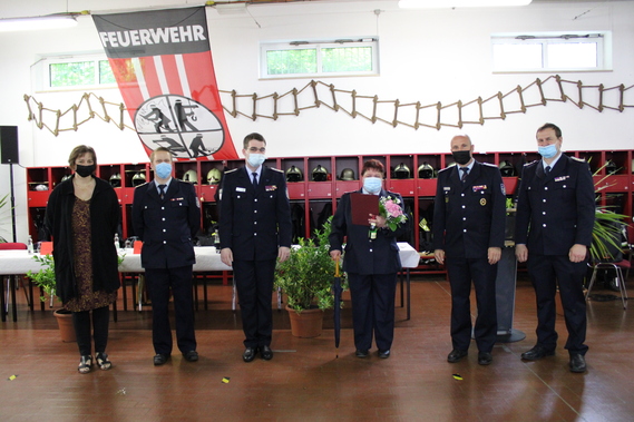 Ehrennadel der Deutschen Jugendfeuerwehr verliehen