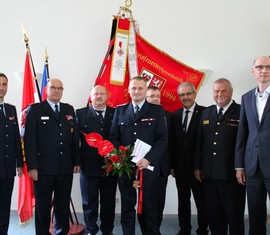 vlnr: Karsten Magister (Gemeindewehrführer Neuhausen), Siegmund Rückmann (Stellvertretender Vorsitzender des KFV), Stefan Grothe (Kreisbrandmeister), Andreas Paulick, Frank Stolper (Abteilungsleiter MIK), Harald Altekrüger (Landrat SPN), Werner-Siegwart Schippel (Präs. LFV BB), Carsten Billing (Ordnungsdezernent Landkreis)