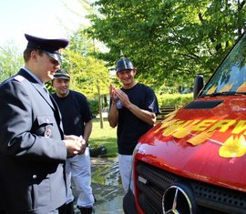 Neues Feuerwehrfahrzeug in Graustein in Dienst gestellt