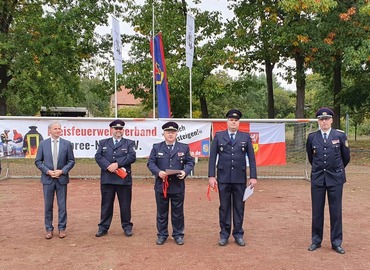 vlnr: Thomas Nothnick (FBL Wettbewerbe), Bürgermeister Paul Köhne, Jörg Fischer, Kreisbrandmeister Stefan Grothe, Marcel Baumgart, Kreisjugendwart Stefan Kothe