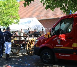 Neues Feuerwehrfahrzeug in Graustein in Dienst gestellt