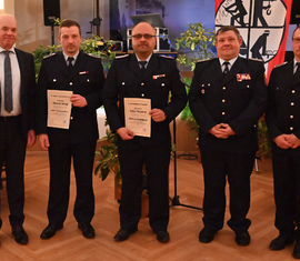 v.l.n.r:  Dieter Perko (Bürgermeister), Marcel Mergl (neuer stellv. OWF), Peter Stephan (neuer OWF), Mathias Voigt (Gemeindewehrführer), Michael Schimmack (ehem. OWF)