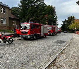 Feuerwehrfarzeuge aus dem Amt Döbern-Land in der Sprembergerstr. vor dem Gerätehaus Döbern