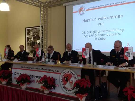Ministerpräsident und Innenminister verstärkten das Präsidium beim repräsentativen Teil am Vormittag