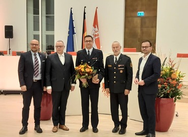 vlnr:
Björn Lakenmacher (stellv. Fraktionschef), Michael Stübgen (Innenminister), Mirko Schneider, Rolf Fünning (Präsident LFV), Jan Redmann (Fraktionsvorsitzender)