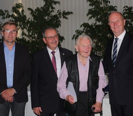 Heinz Schoba aus Klein Gaglow erhielt die Medaille für Treue Dienste in
der Stufe Gold 70 Jahre.