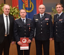 vlnr: Bürgermeister Dieter Perko, Michael Schimmack, Siegmund Rückmann (2. VS KFV Spn e.V.), Karsten Magister(Gemeindewehrführer)