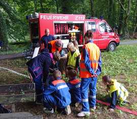 Die Jugendfeuerwehr übt