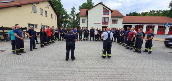 Sammeln am Gerätehaus Drebkau