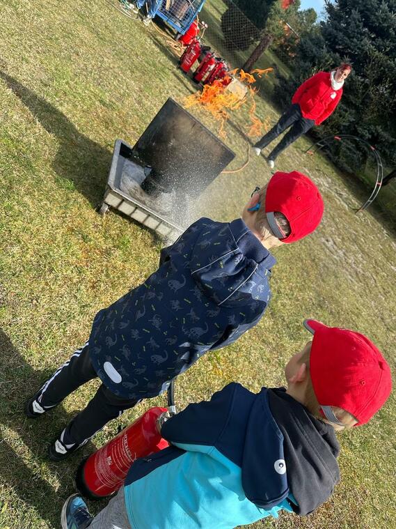 Feuerlöschtrainer beim Tag der offenen Tür in Jocksdorf
