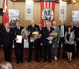 Mit dem Ehrenzeichen des Kreis&shy;feuerwehr&shy;verbandes Spree-Neiße e.V. in der Sonderstufe wurden drei Mitglieder des Fachbereichs Historik geehrt: Uwe Bauler (FF Guben), Horst-Günter Schmidt (FF Spremberg) und Stefan Schröter (FF Spremberg)