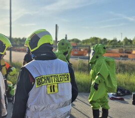 Gefahrgutübung der Feuerwehr – GAMS-Regel im Ernstfall trainiert