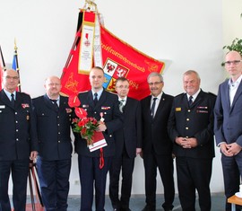 vlnr: Siegmund Rückmann (Stellvertretender Vorsitzender des KFV), Stefan Grothe (Kreisbrandmeister), Matthias Geigk, Frank Stolper (Abteilungsleiter MIK), Harald Altekrüger (Landrat SPN), Werner-Siegwart Schippel (Präs. LFV BB), Carsten Billing (Ordnungsdezernent Landkreis)