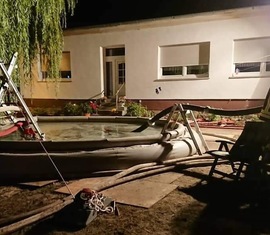 Ein Gartenpool dient als "Pufferspeicher" damit der Wasserstrom nicht abreißt