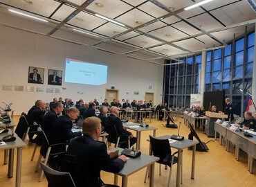 Hier trifft sich normalerweise der Kreistag, heute trifft die Feuerwehr Entscheidungen