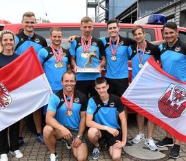 Die erfolgreichen und glücklichen Feuerwehrsportler aus der Lausitz