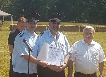 Kam. Robert Buder, Kam. Jörg Fischer, Bürgermeister der Gemeinde Schenkendöbern Peter Jeschke