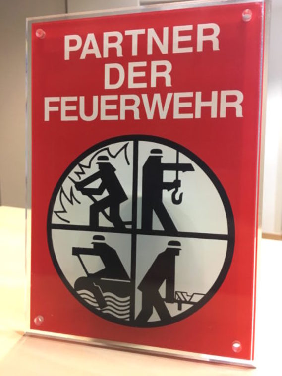 Das Förderschild „Partner der Feuerwehr“