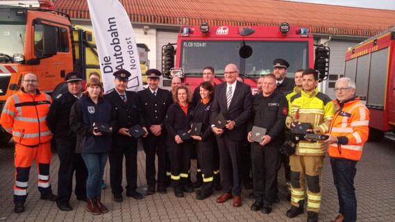 Die Feuerwehren freuen sich über die neuen Rechner