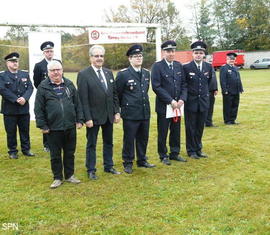 von links Bürgermeister der Stadt Drebkau Dietmar Horke, Landrat Harald Altekrüger, Kreis­jugend­feuerwehrwart Christian Rösiger, Ausgezeichneter Stefan Palm und Vorsitzender Kreis­feuerwehr­verband Spree-Neiße e.V. Robert Buder