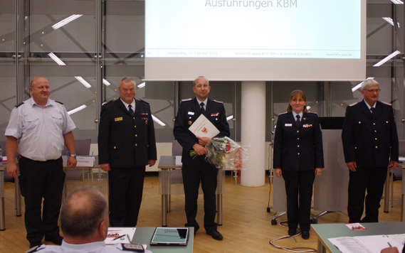 Kreisbrandmeister Stefan Grothe, LFV-Präsident Werner-Siegwart Schippel, Dr Holger Bialek, die stellvertretende KFV-Vorsitzende Christine Sehmisch, Ehren-KBM Wolfhard Kätzmer