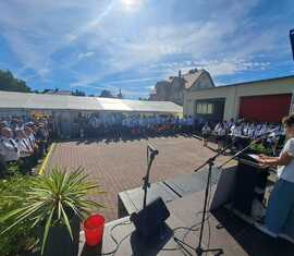 Appell und Grußworte der Gäste. Am Rednerpult Amtsdirektorin Manuela Mahnke