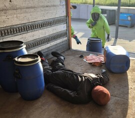 Gefahrgutübung der Feuerwehr – GAMS-Regel im Ernstfall trainiert
