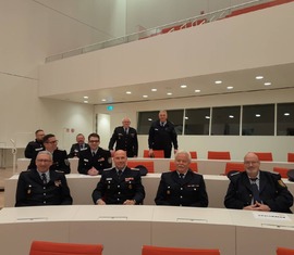Die Delegation aus Spree-Neiße genießt es sichtlich, mal im Landtag zu sitzen