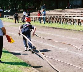 Zieleinlauf der Frauen beim 100m Hindernislauf