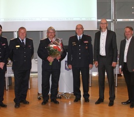 v.l. Rober Buder (Vorsitzender KFV), Werner-Siegwart Schippel (LFV Präsident), Wolfhard Kätzmer (Kreisbrandmeister), Siegmund Rückmann (stell. Vorsitzender KFV), Carsten Billing (Dezernet für Wirtschaft, Finanzen, Ordnung, Sicherheit und Verkehr des LK SPN) und Jens Handreck (allgemeiner Stellvertreter des hauptamtlichen Bürgermeisters der Stadt Forst (Lausitz))