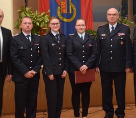 vlnr: Bürgermeister Dieter Perko, Michael Schimmack, Anja Lehmann (stellv. Landesjugendfeuerwehrwartin), Melanie Schimmack, Siegmund Rückmann (2. VS KFV), Karsten Magister (Gemeindewehrführer)