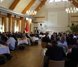 Die Delegierten im Hornoer Krug