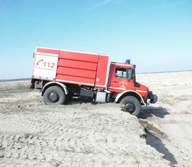 Befahren eines Höhenunterschiedes mit dem Unimog TLF 20/50