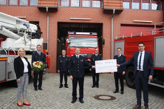 Checkübergabe durch Sparkasse Spree-Neiße