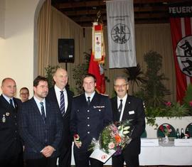 Amtsbrandmeister Lars Mudra, Fachbereichsleiter Finanzen des Amtes Döbern-Land Sören Reichelt, Ministerpräsident Dr. Dietmar Woidke, Kam. Norman Schlüter, Landrat Harald Altekrüger.