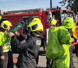 Gefahrgutübung der Feuerwehr – GAMS-Regel im Ernstfall trainiert