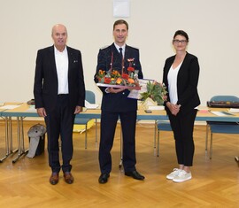 Vlnr: Bürgermeister Dieter Perko, Karsten Magister, die stellvertretende Vorsitzende der Gemeindevertretung Anke Dabow