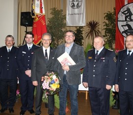 Seit Jahren verlässlicher Partner der Feuerwehr: Die Firma Dussmann in Guben erhät das Förderschild "Partner der Feuerwehr"