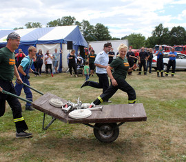 Spaß und Wettkampf standen beim Feuerwehrjubiläum auf dem Programm