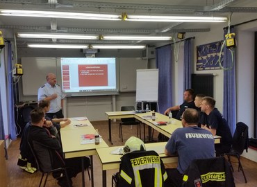 Theoretischer Unterricht durch Kreisbrandmeister Stefan Grothe