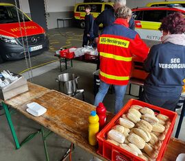 SEG Versorgung hat alle Teilnehmer der Gefahrstoffeinheit Spree-Neiße verköstigt.Danke!
