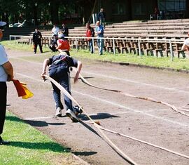 Zieleinlauf der Frauen beim 100m Hindernislauf