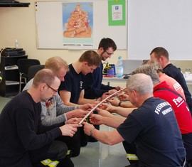 Die scheinbar einfachsten Dinge gelingen doch manchmal nur, wenn einer das Kommando gibt.