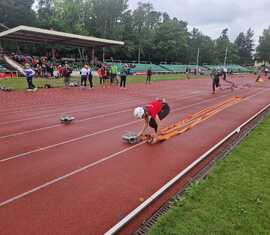 100m Hindernisstaffel der Frauen.