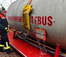 Leckage an Kesselwaggon soll abgedichtet werden - GSE Ausbildung