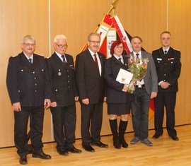 v.l. Kreisbrandmeister Kam. Wolfhard Kätzmer, Stadtbrandmeister Kam. Andreas Britze, Landrat Harald Altekrüger,  Kamd. Katrin Kraljic, allg. stellv. des Bürgermeisters Jens Handreck und Vorsitzender des UV 2 Kam. Matthias Geigk