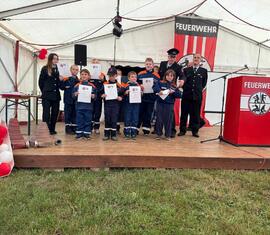 Kidsfeuerwehr und Jugendfeuerwehr der Ortswehr Gahry zum Jubiläum - 100 Jahre FFW Gahry