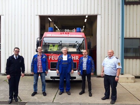 Im Oktober fanden Gespräch zwischen dem KFV, der Kreibrandmeisterei und der GMB Glasmanufaktur Brandenburg GmbH statt. vlnr: Robert Buder (Vorstandsvorsitzender KFV), René Arndt, Rüdiger Hirsch,Karsten Zeisig und Kreisbrandmeister Stefan Grothe )