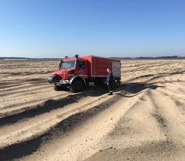 Geländefahrtraining der Freiwilligen Feuerwehr Forst (Lausitz) gemeinsam mit dem THW Ortsverband Forst (Lausitz) auf dem Boden des zukünftigen Cottbuser Ostsee´s