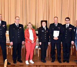 Mit dem Ehrenzeichen der Landesjugendfeuerwehr Brandenburg in Gold wurde Kamerad Stefan Palm (OW Horno) geehrt.